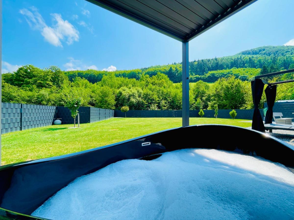 Voralpen Lodge - Ferienhaus Mit Gym & Wellnessbereich Traisen Экстерьер фото